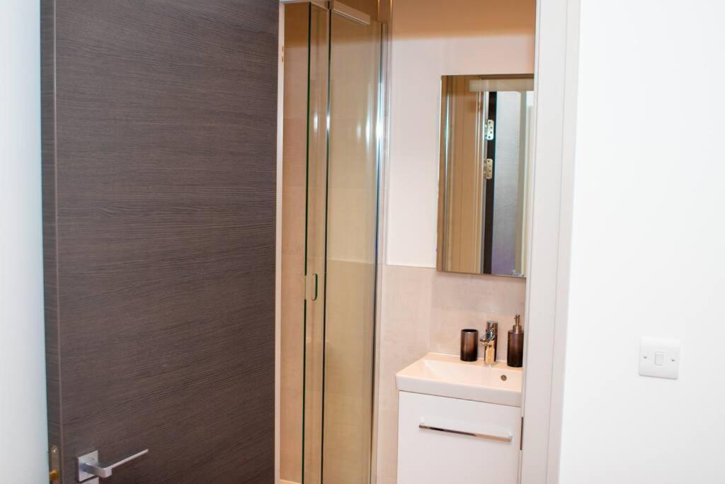Stunning 1-Bedroom Flat In London! Bagian luar foto